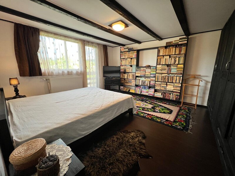 Prahova, casa mare P+1+M- 193 mp construiti, teren 1599 mp, in Brebu